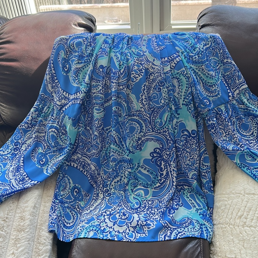 Lilly Pulitzer Women’s Long Sleeve blouse Blue & White-Size Small- Worn Once - Picture 6 of 8